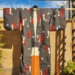 VINTAGE JAPANESE HANDSTITCHED TRADITIONAL SILK KIMONO